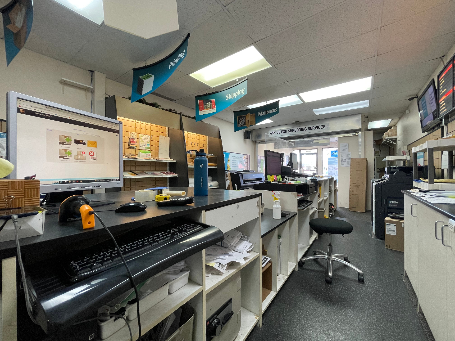 UPS 加盟店转让 · 萨斯卡通 8 街黄金地段——林与唐地产 - 15